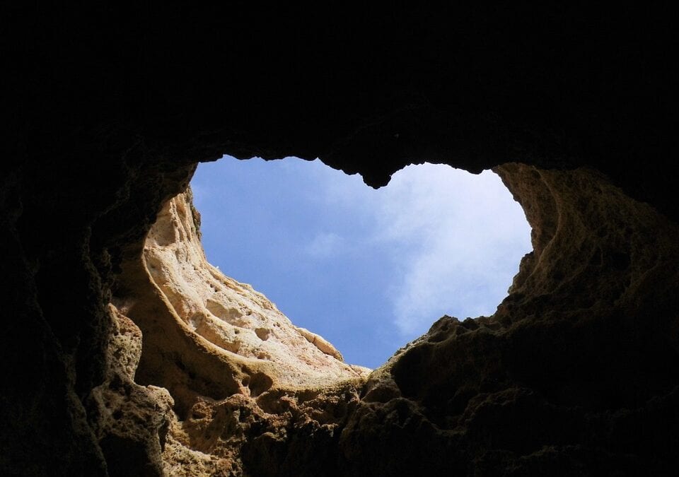 MEDITACIÓN EN LA CUEVA DEL CORAZÓN