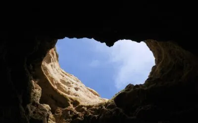 MEDITACIÓN EN LA CUEVA DEL CORAZÓN
