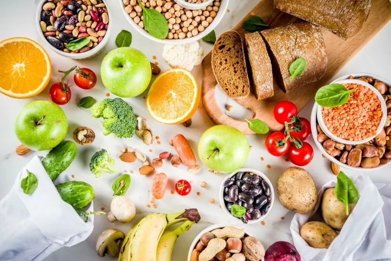 DIETA ANTIINFLAMATORIA: QUE ES, BENEFICIOS Y LOS 10 SUPERALIMENTOS PARA DESINFLAMARTE