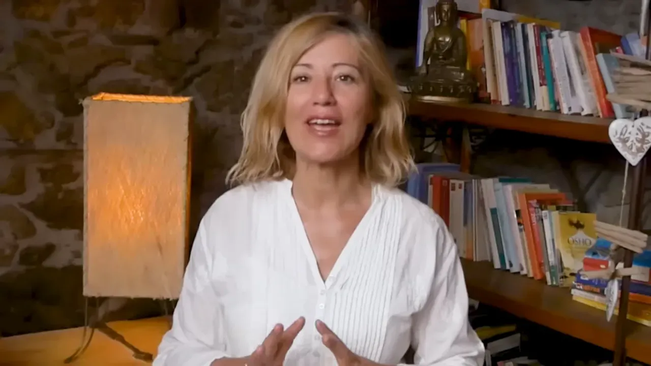 Presentación de María Sitaara y Escuela Transformacional Sanación holística con Ayurveda